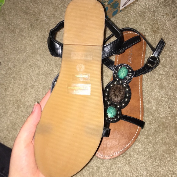 Stone encrusted sandals - Picture 6 of 7